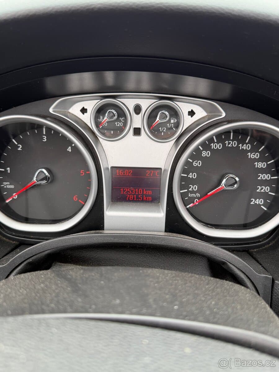 2010 Ford FOCUS - 7