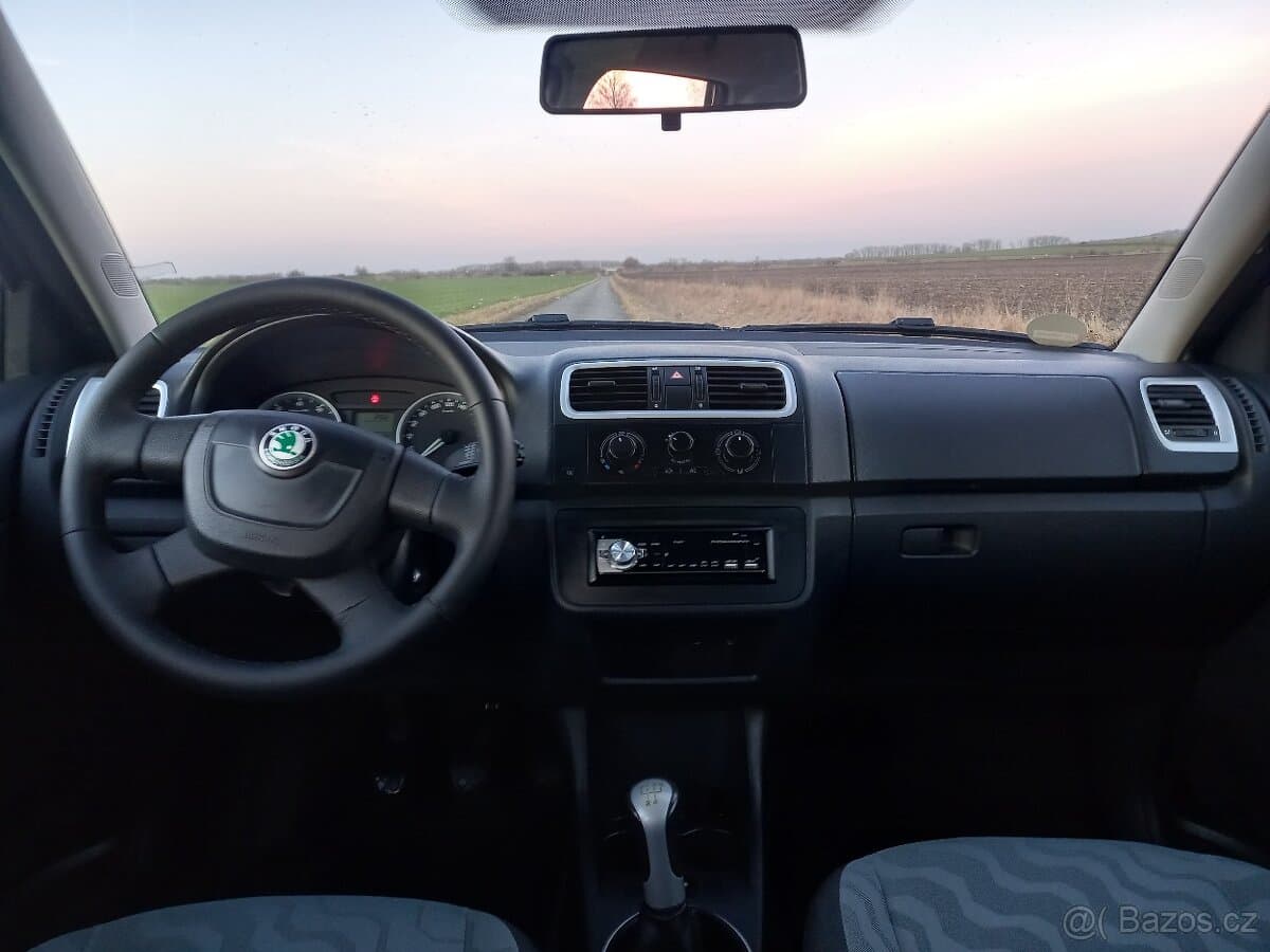 2010 Škoda FABIA - 7