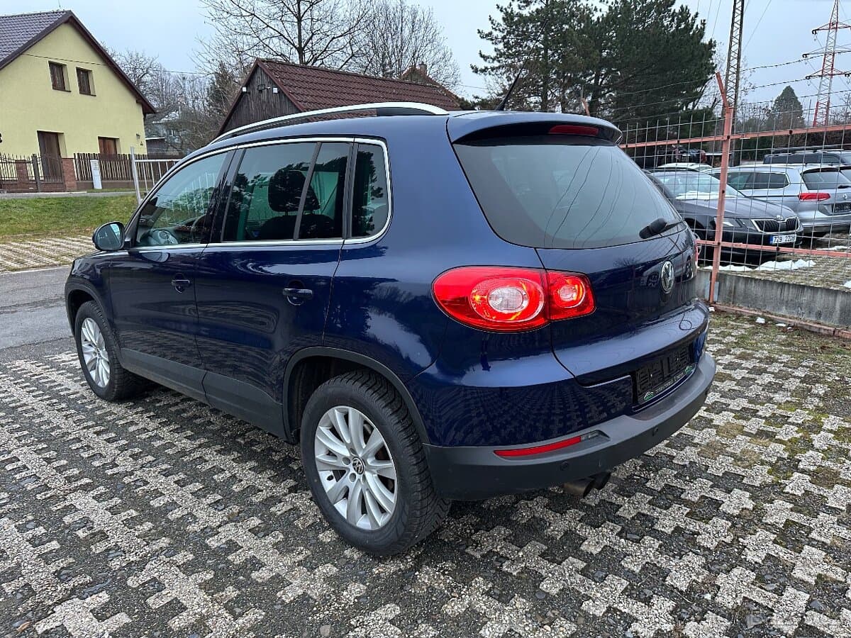 2010 Volkswagen TIGUAN - 7