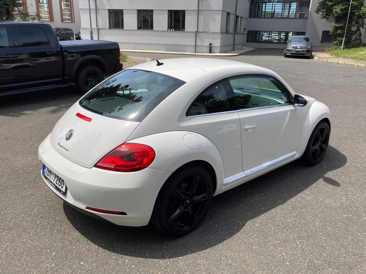 2012 Volkswagen BEETLE - 7