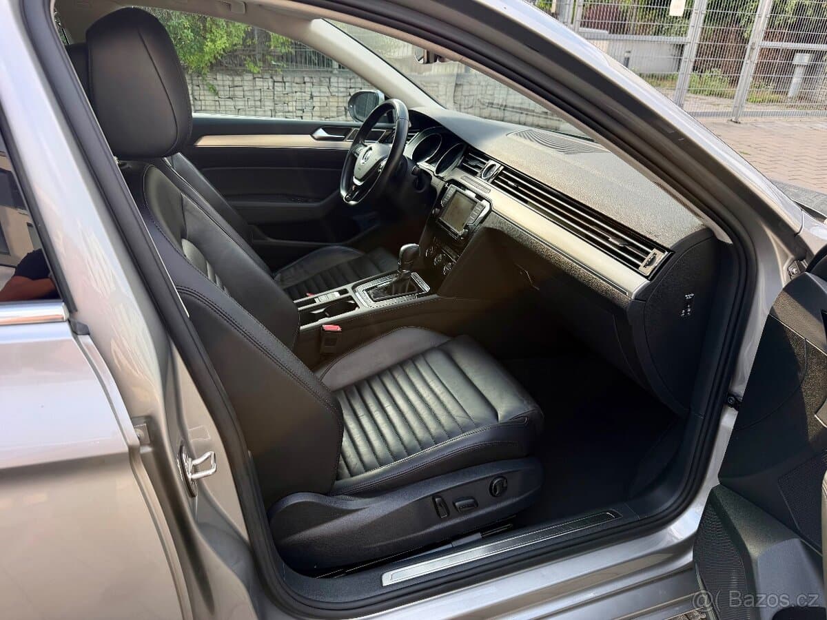 2016 Volkswagen PASSAT - 7