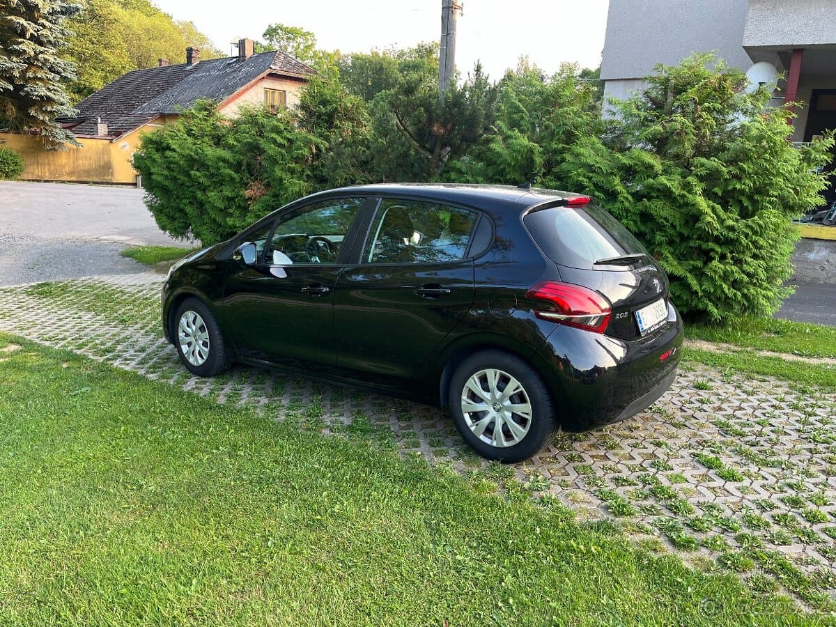 2017 Peugeot 208 - 7