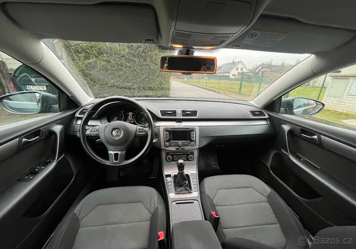 2011 Volkswagen PASSAT - 7