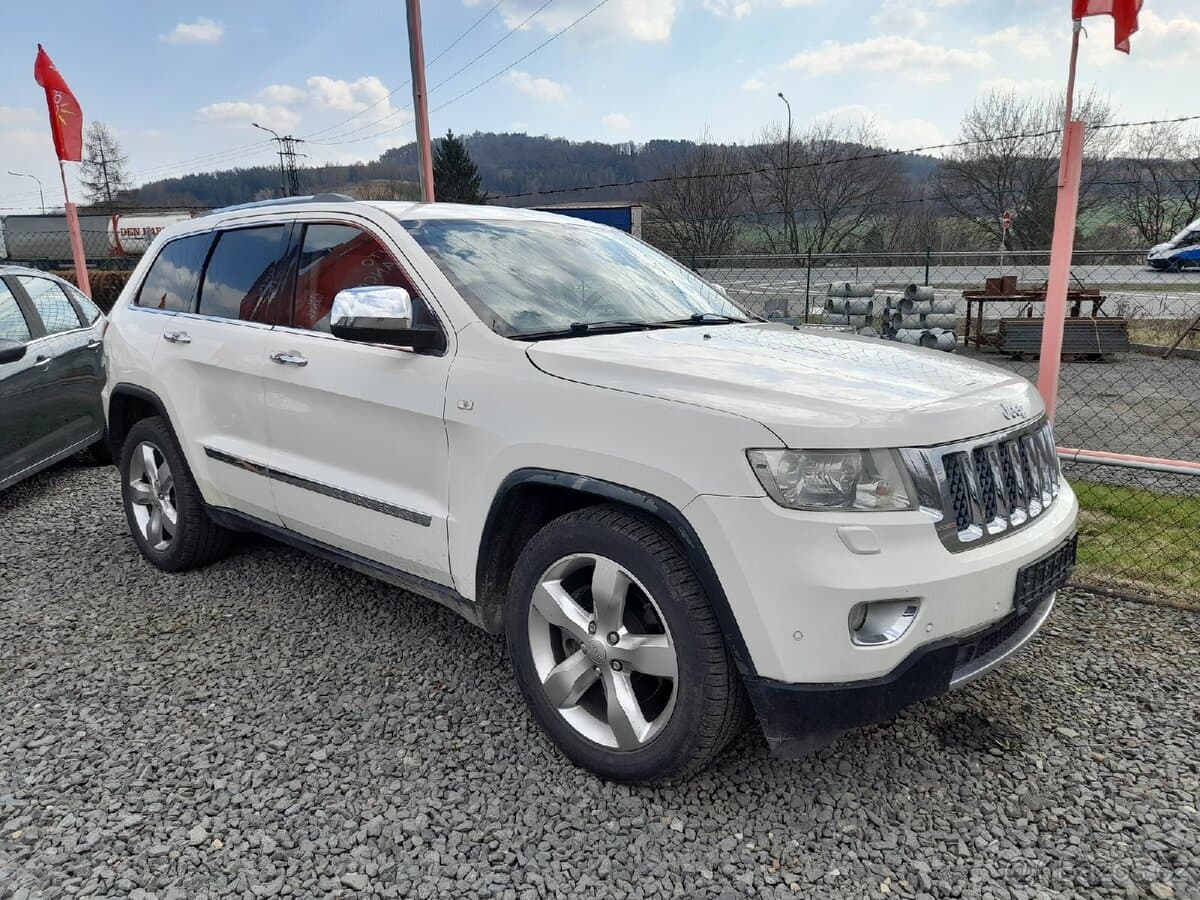 2011 Jeep CHEROKEE - 7
