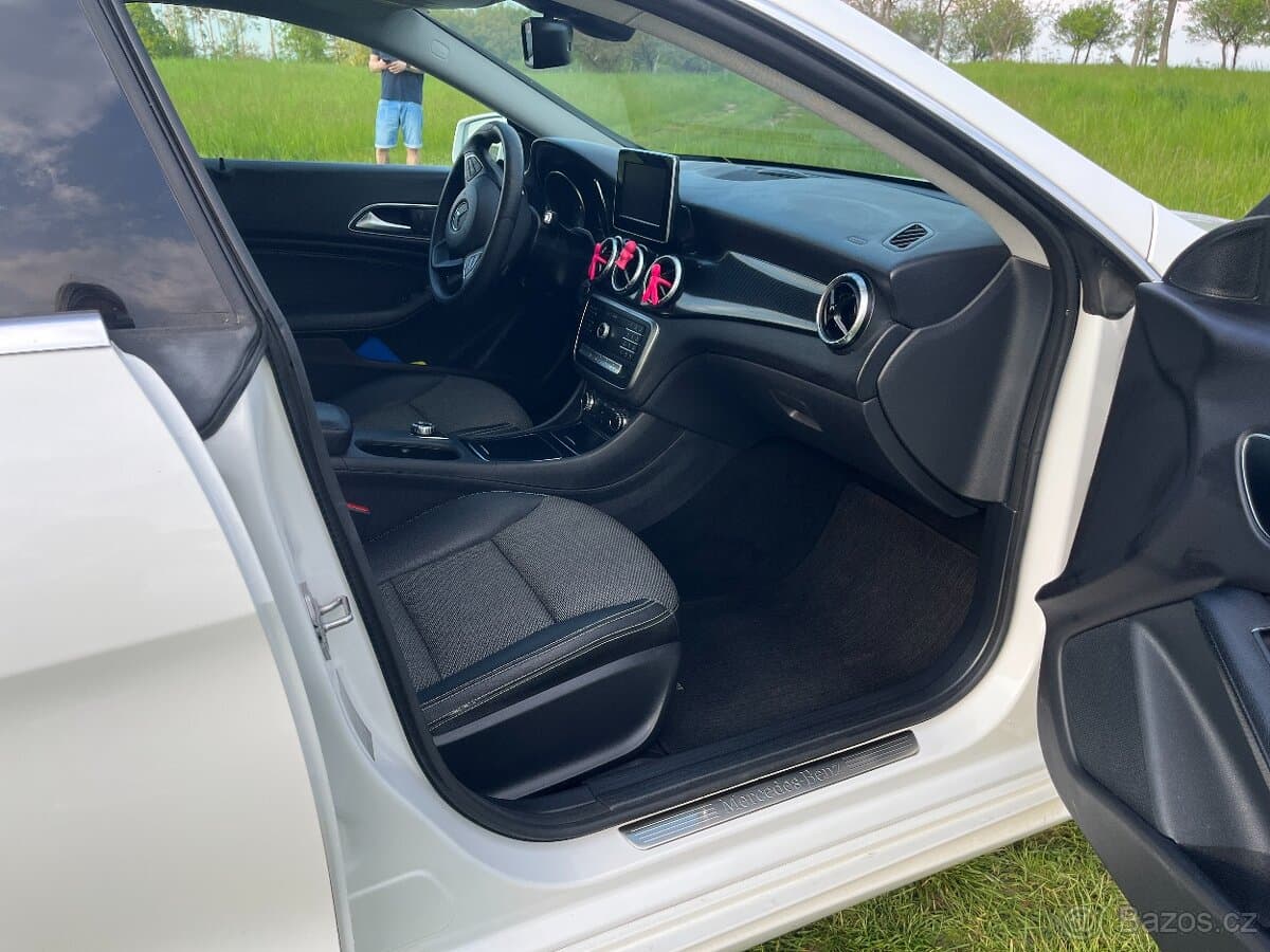 2018 Mercedes-Benz CLA - 7