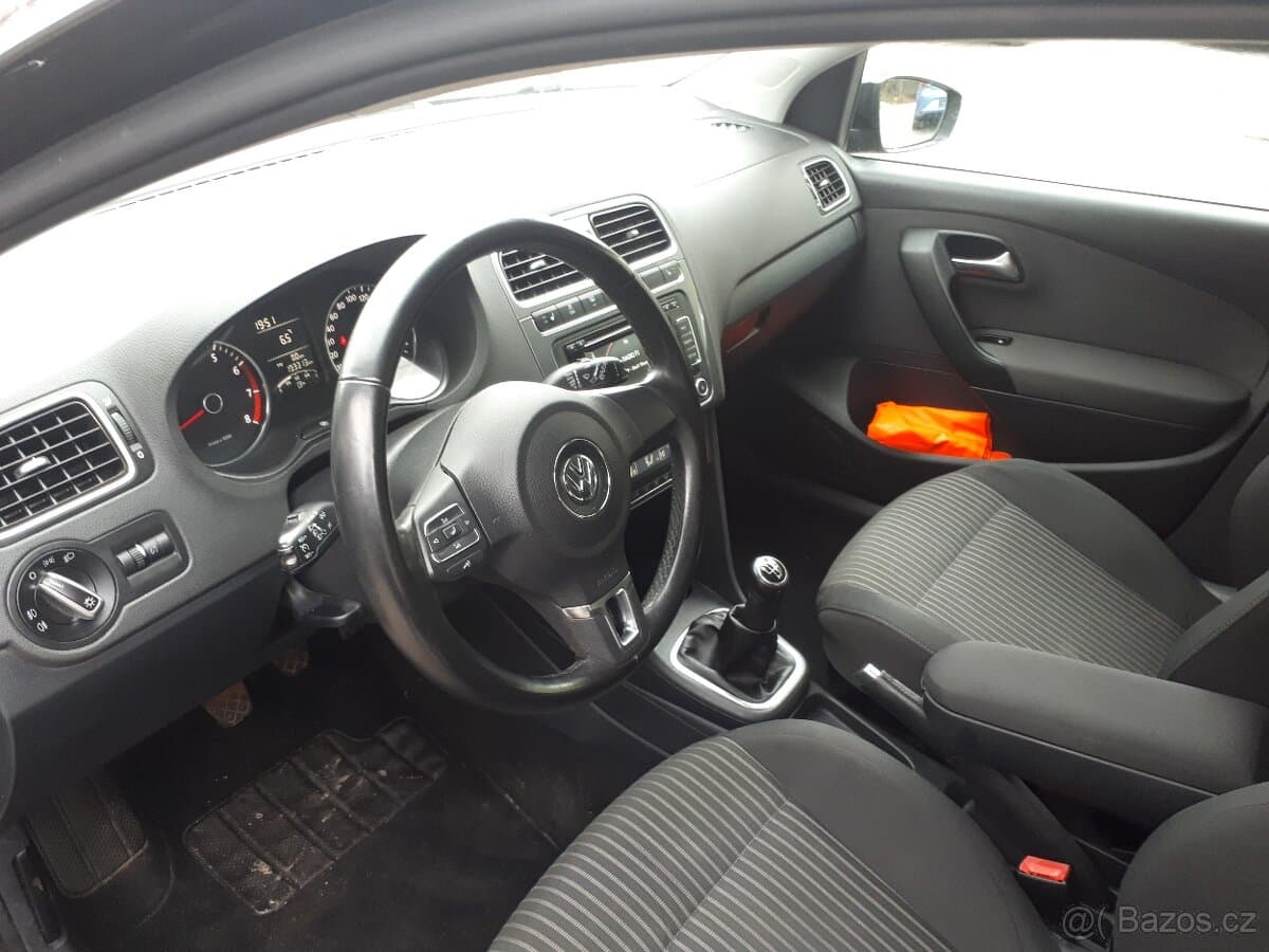 2013 Volkswagen POLO - 7