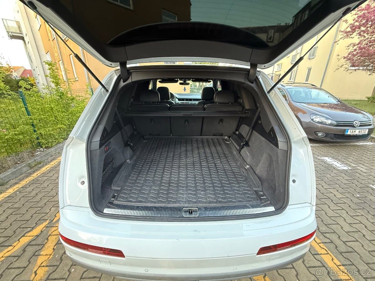 Audi Q7 - 7