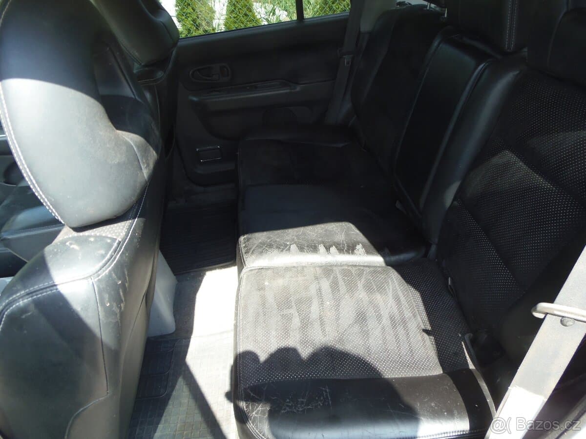 Mitsubishi PAJERO - 7