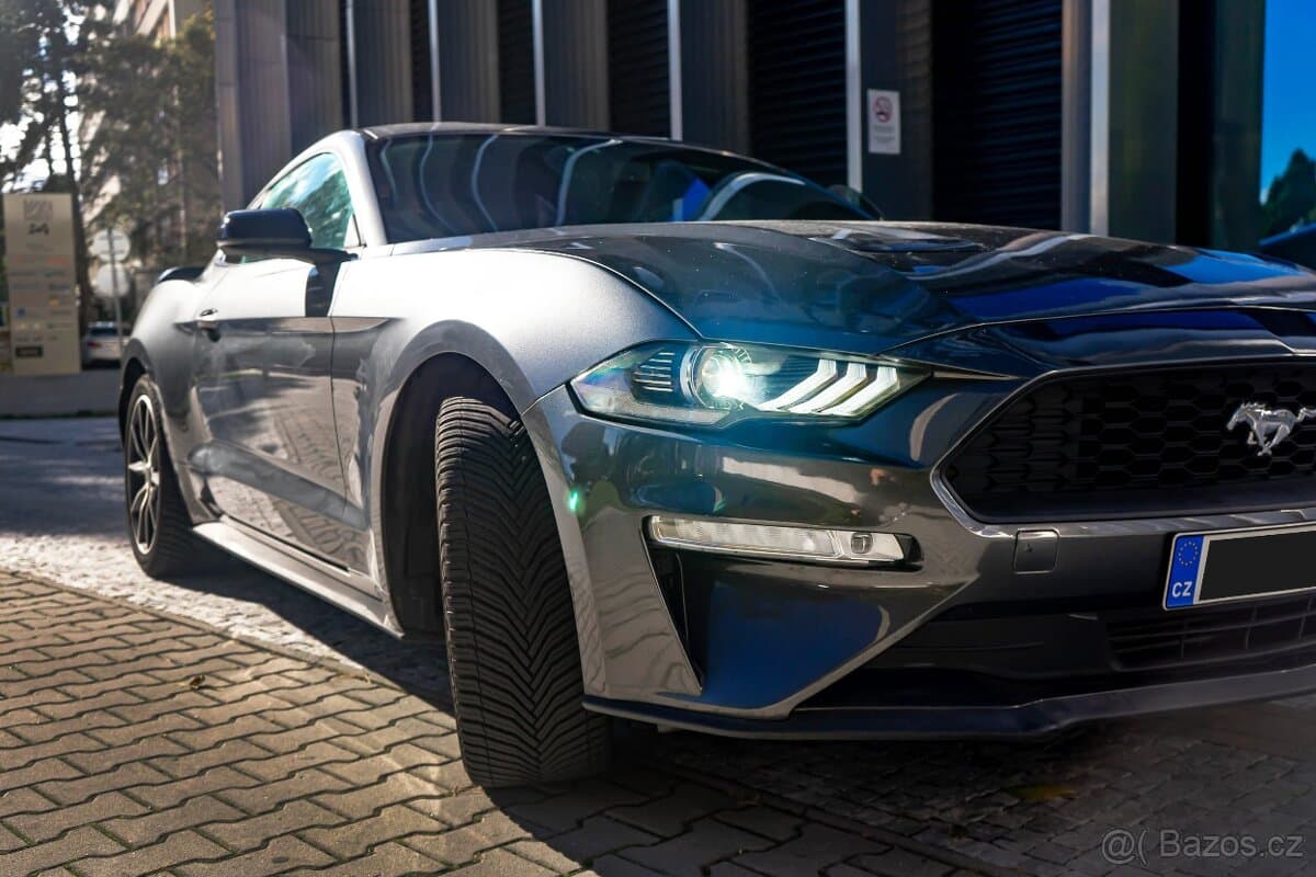 2019 Ford MUSTANG - 7