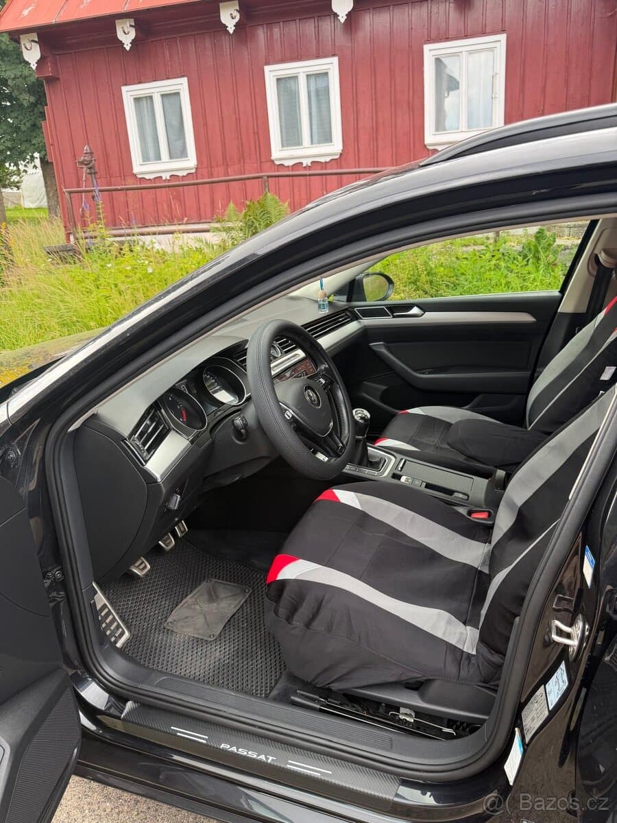 2016 Volkswagen PASSAT - 7