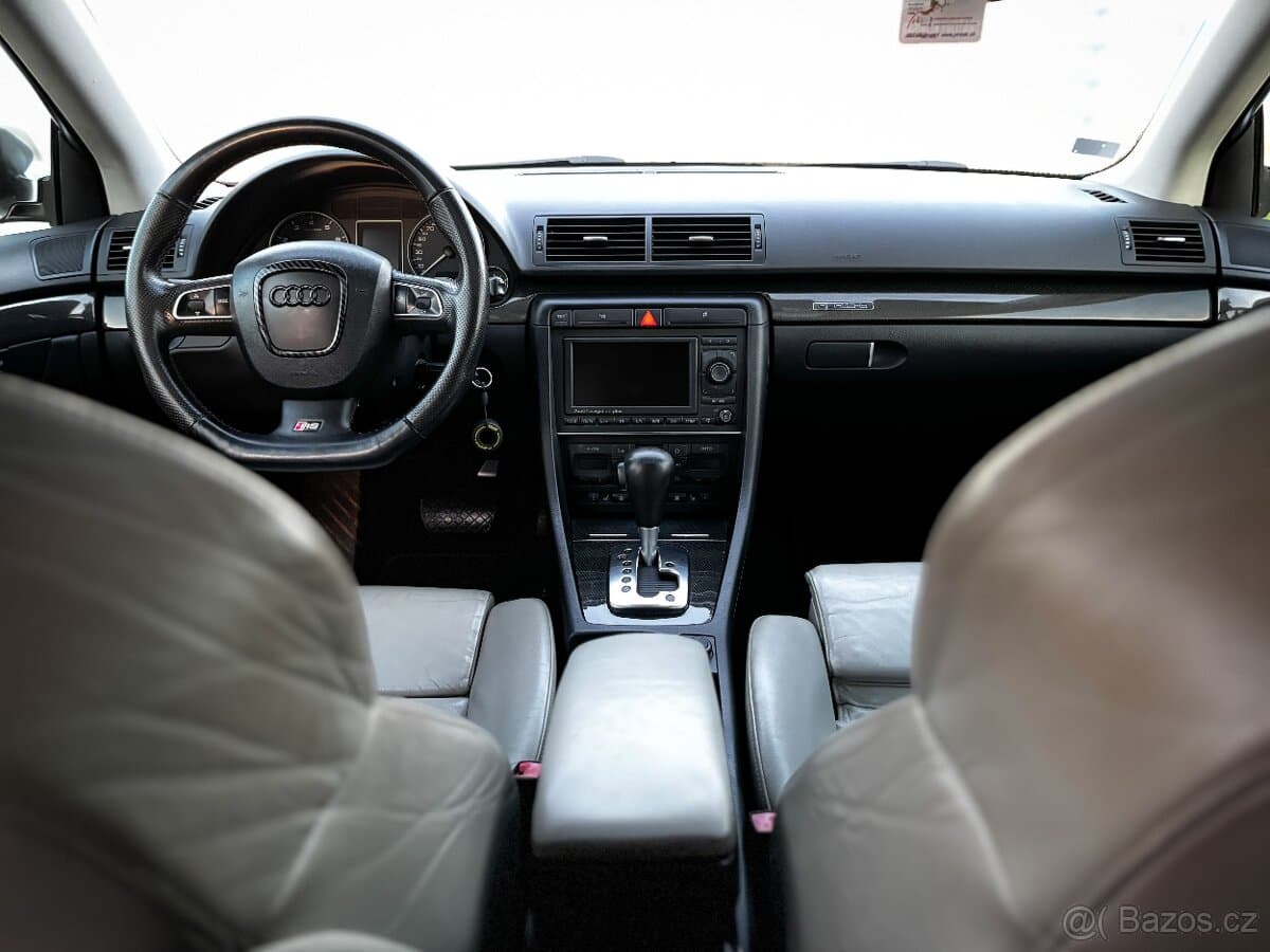 2005 Audi S4 - 7