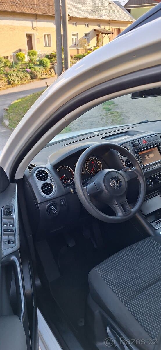 2010 Volkswagen TIGUAN - 7