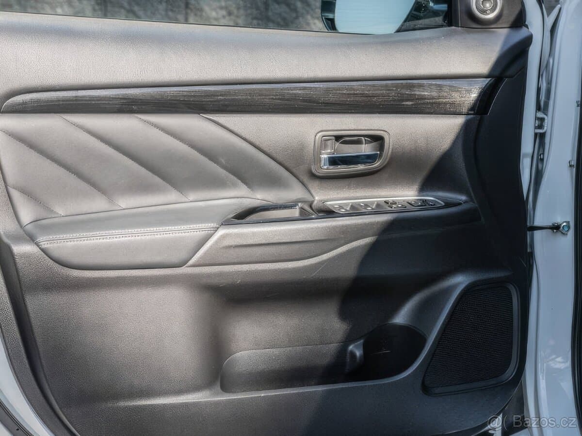 2018 Mitsubishi OUTLANDER - 7