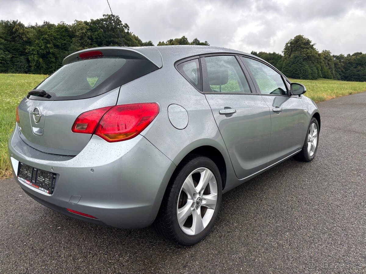 2010 Opel ASTRA - 7