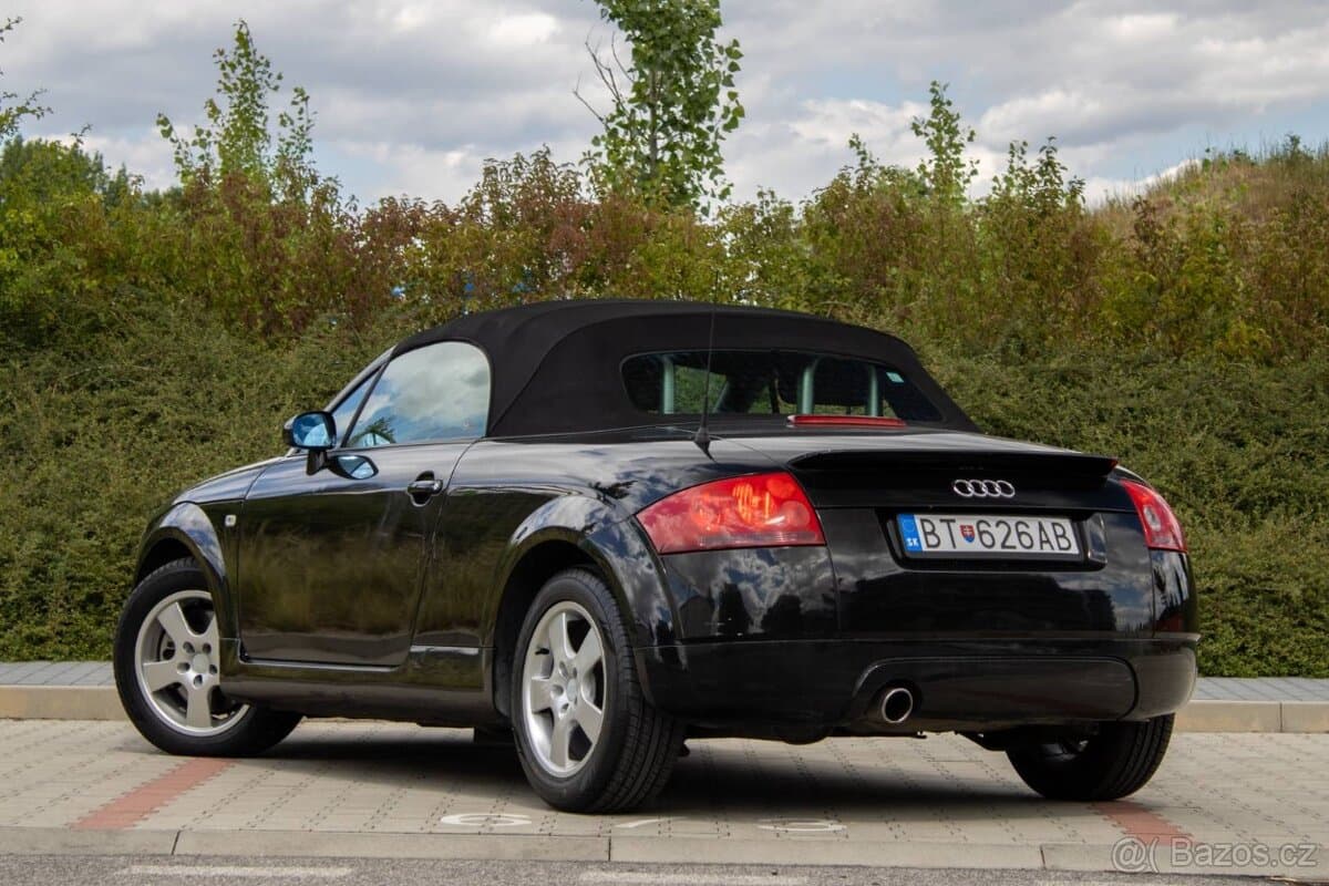 2002 Audi TT - 7