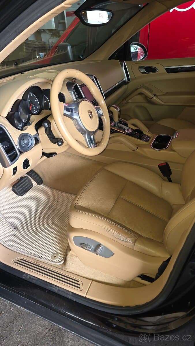 2012 Porsche CAYENNE - 7