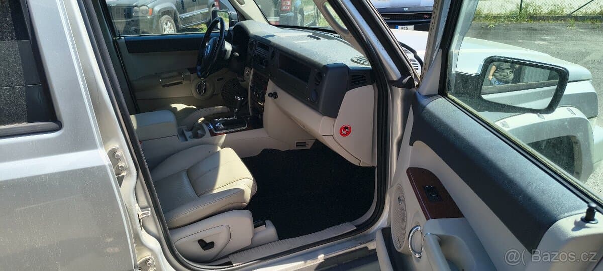 2007 Jeep COMMANDER - 7