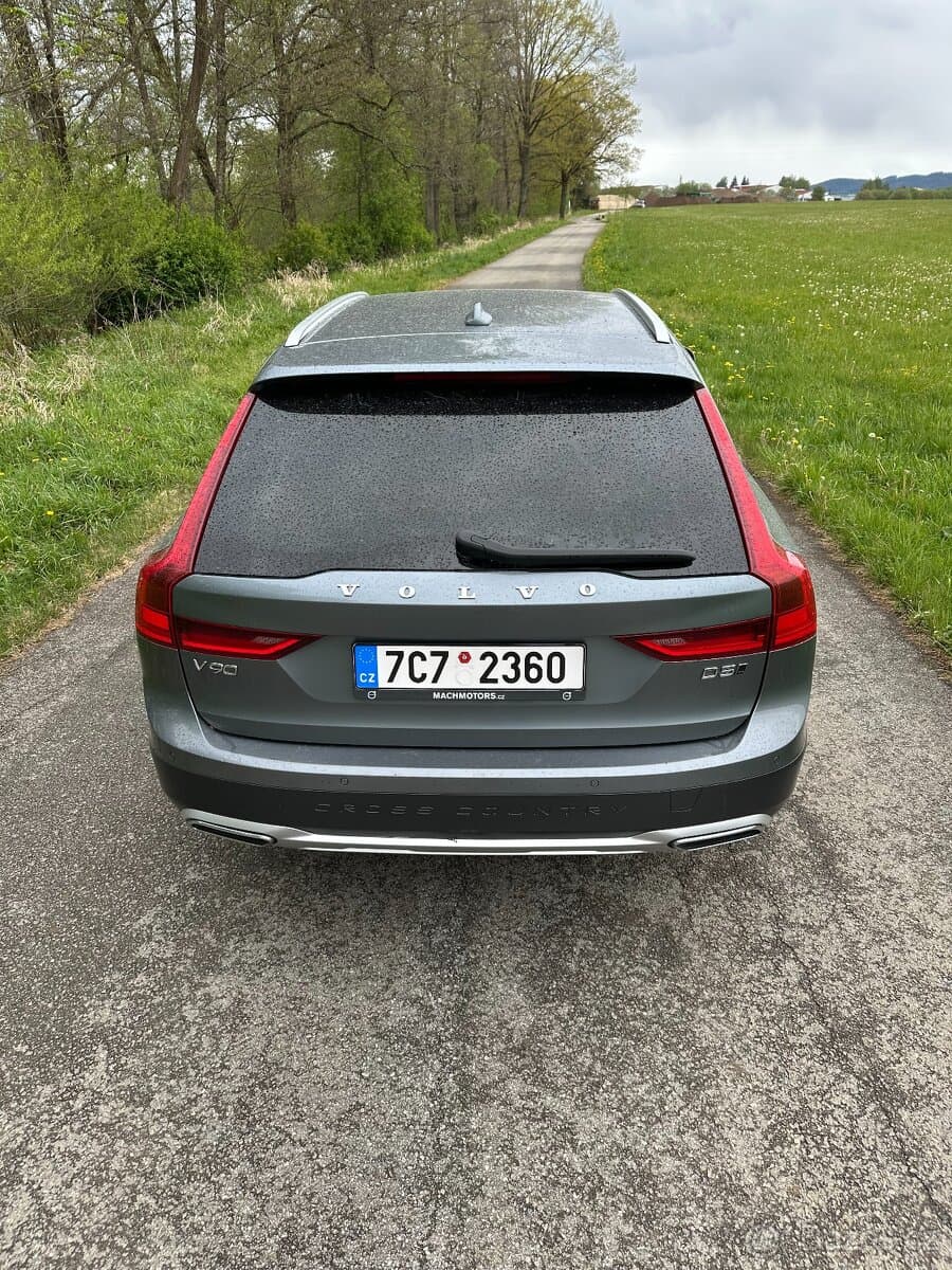 2020 Volvo V90 - 7