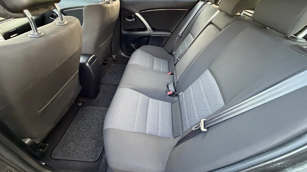2012 Toyota AVENSIS - 7