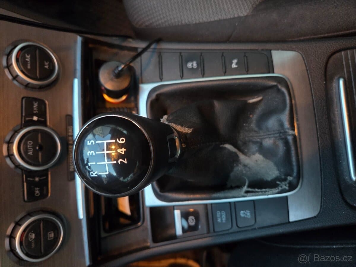 2013 Volkswagen PASSAT - 7