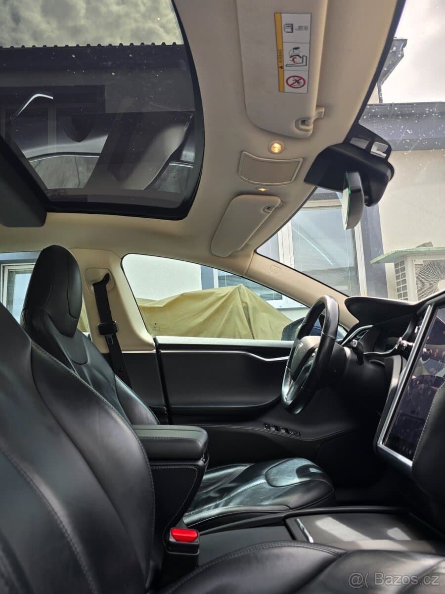 2015 Tesla MODEL S - 7
