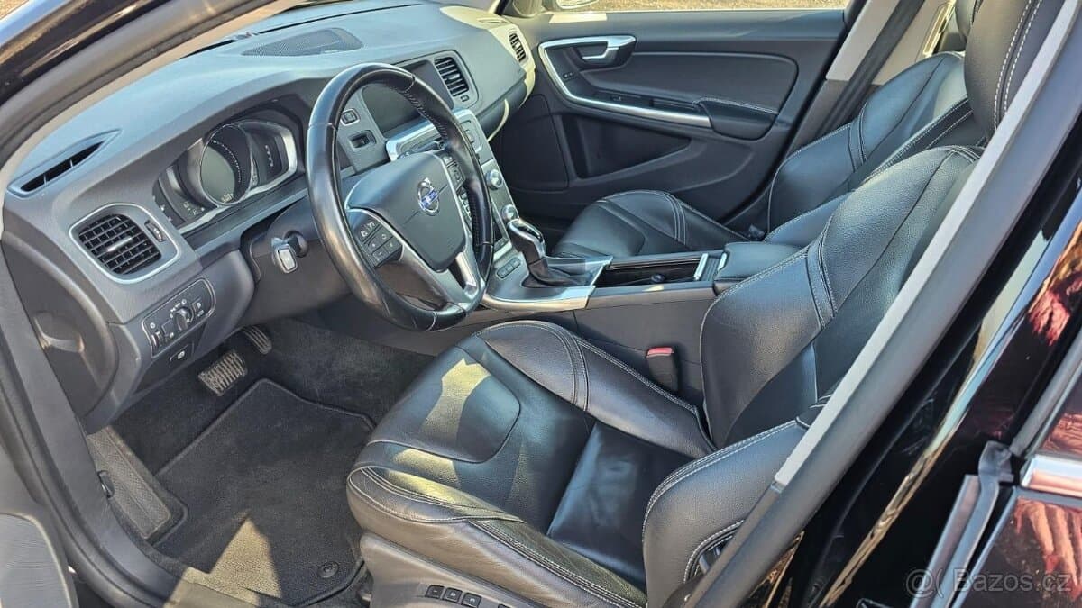 2015 Volvo V60 - 7
