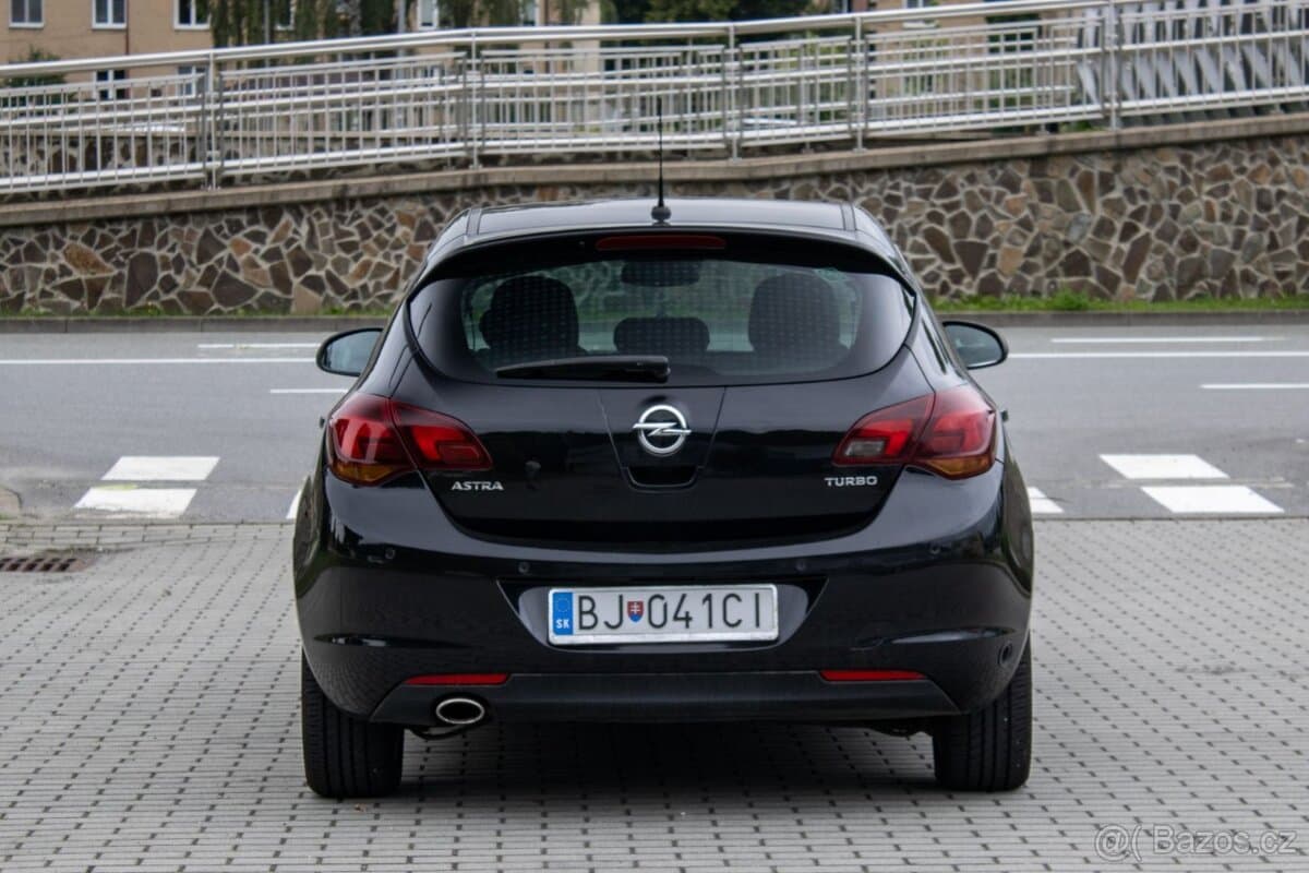 2011 Opel ASTRA - 7