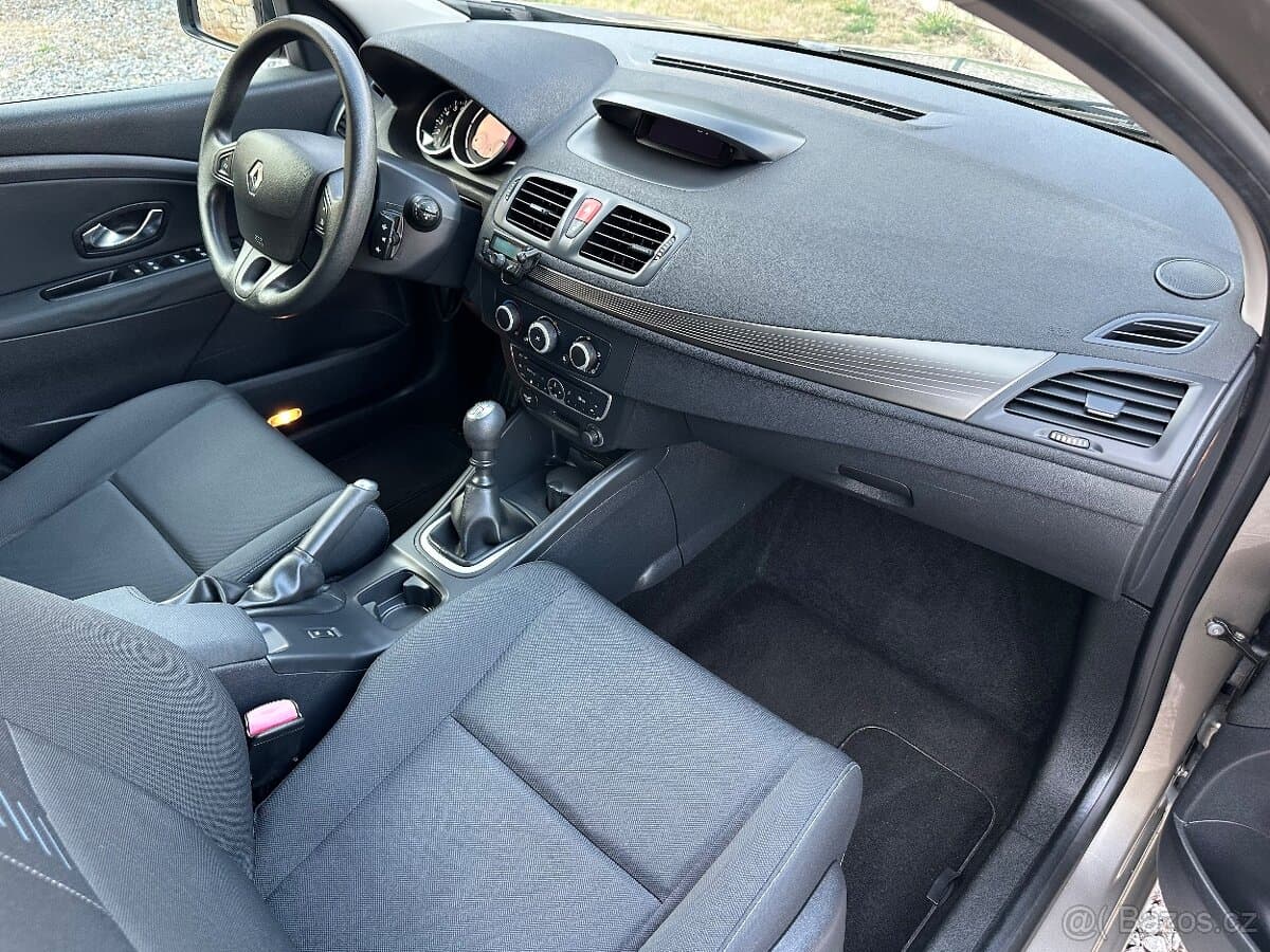 2010 Renault MEGANE - 7