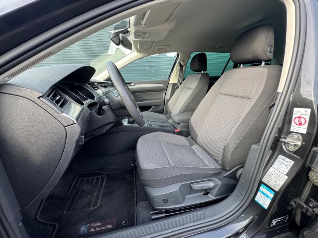 2018 Volkswagen PASSAT - 7