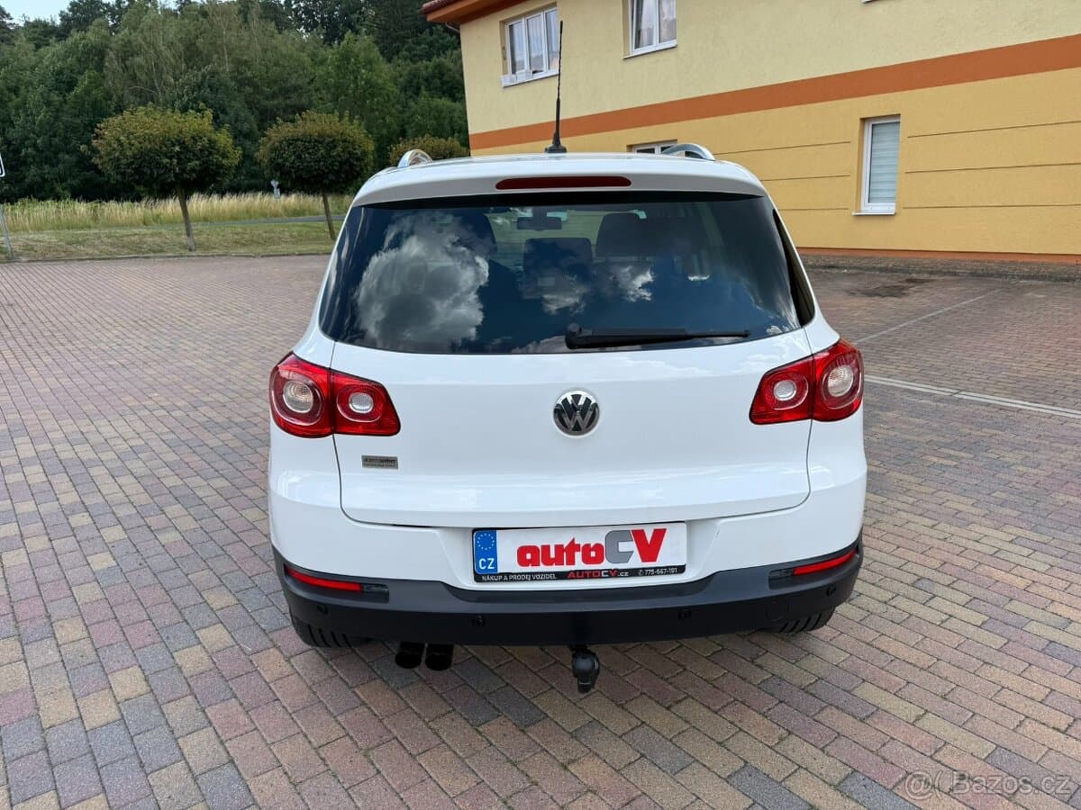 2011 Volkswagen TIGUAN - 7