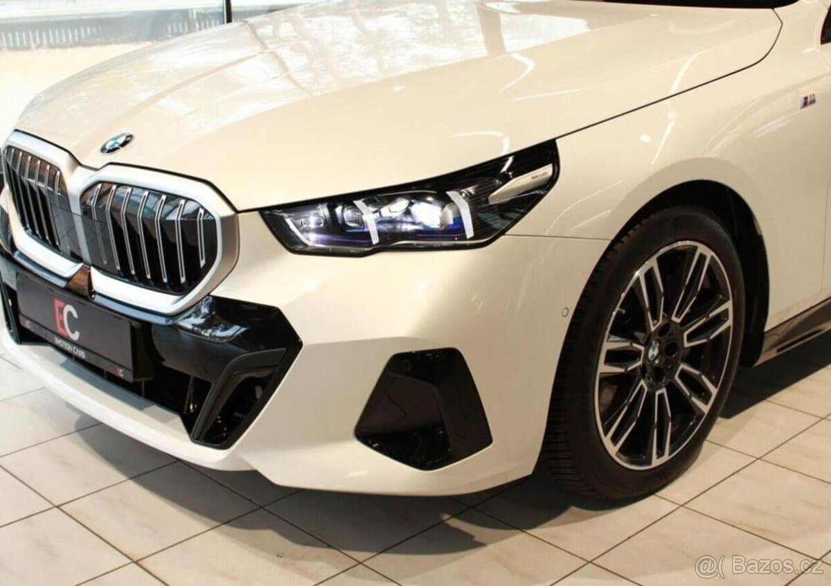 2025 BMW 5-SERIES - 7