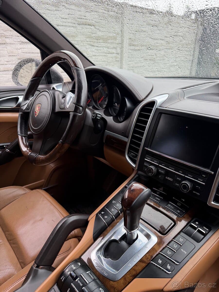 2011 Porsche CAYENNE - 7