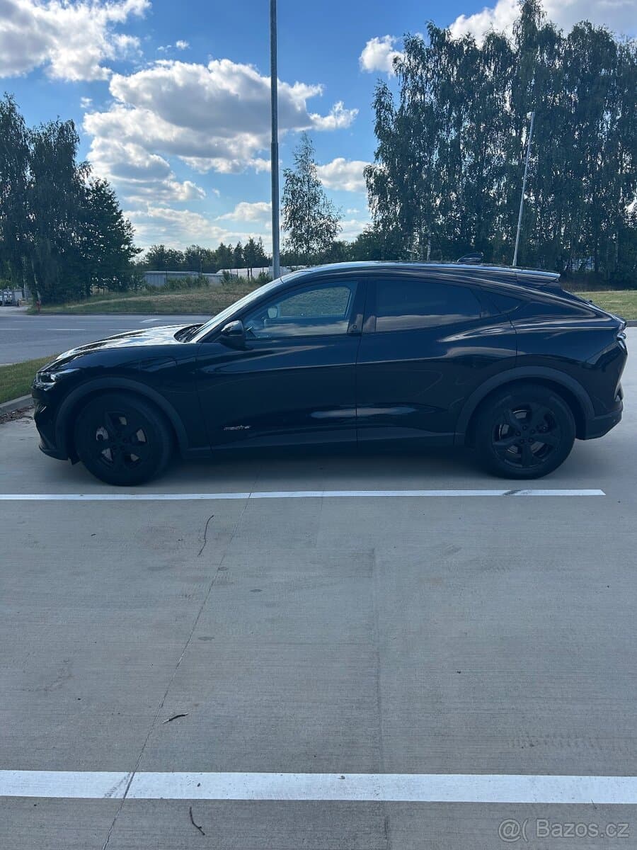 2022 Ford MUSTANG - 7