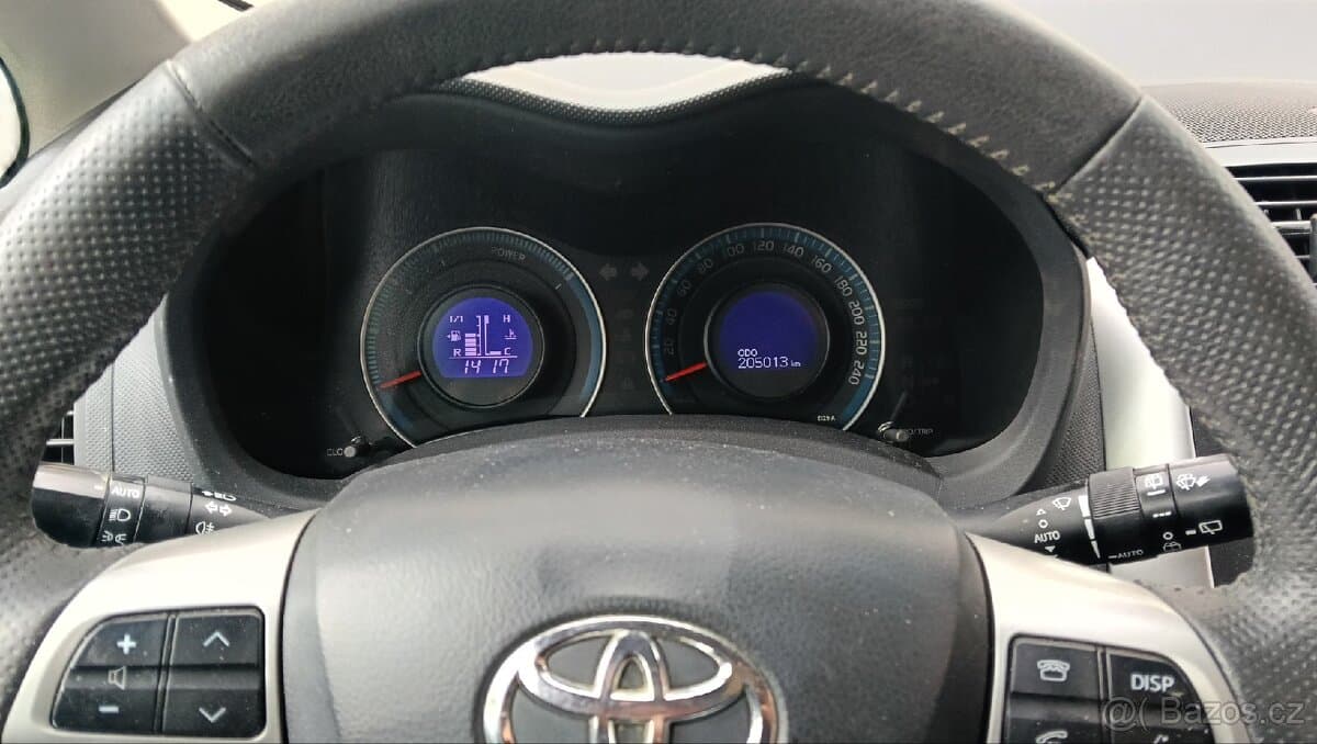 2011 Toyota AURIS - 7