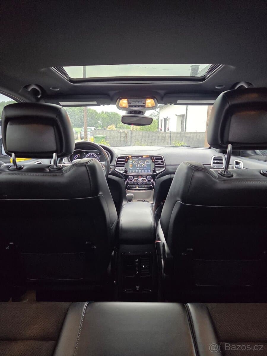 2020 Jeep CHEROKEE - 7