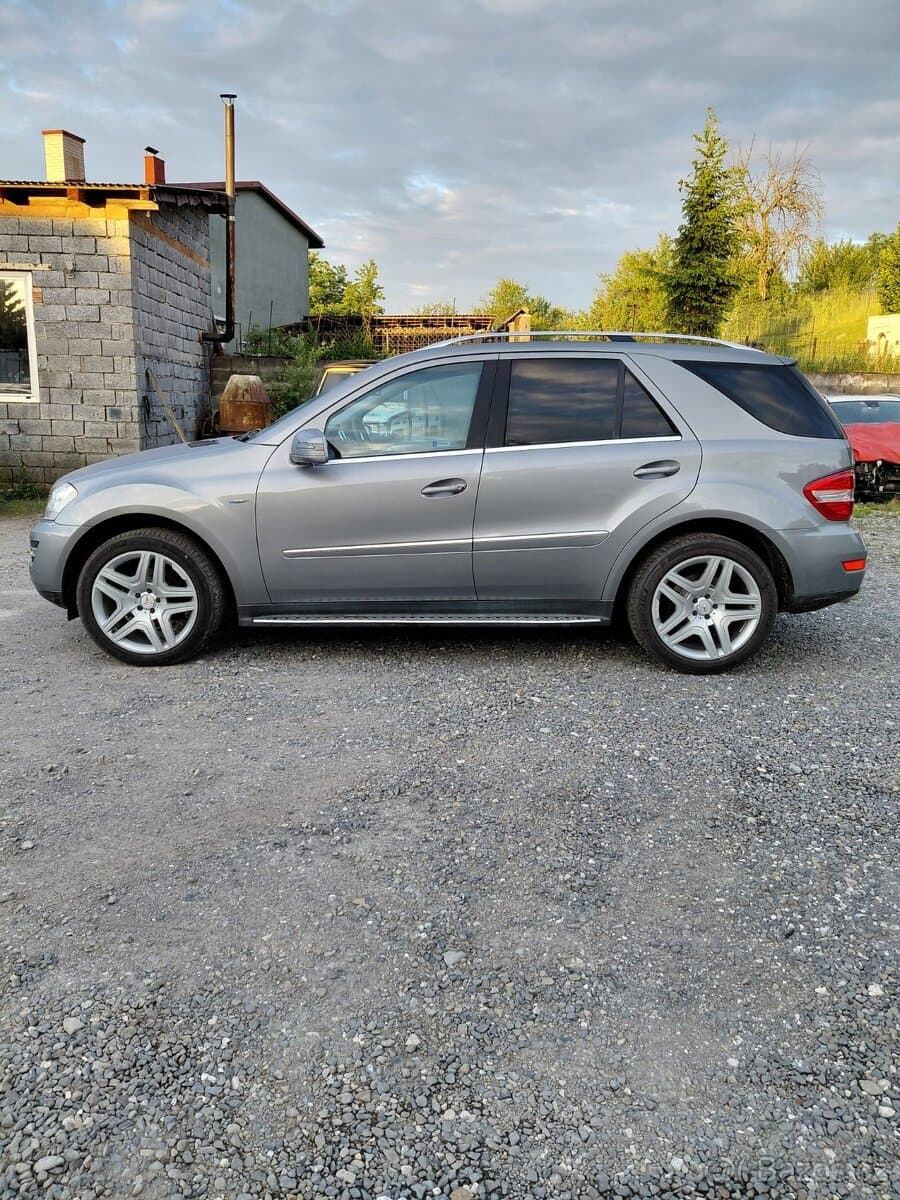 2011 Mercedes-Benz M-CLASS - 7