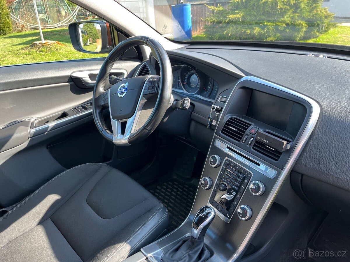 2015 Volvo XC60 - 7