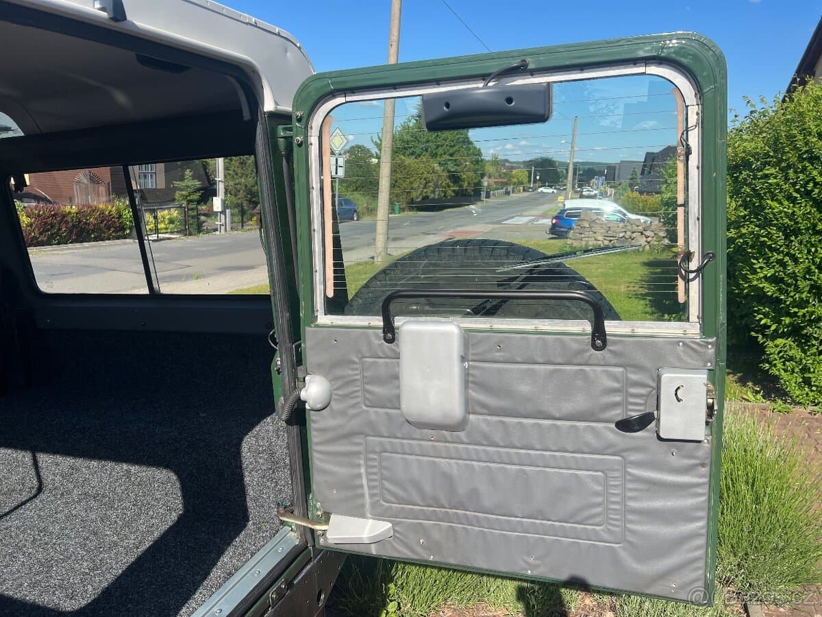 2001 Land Rover DEFENDER - 7