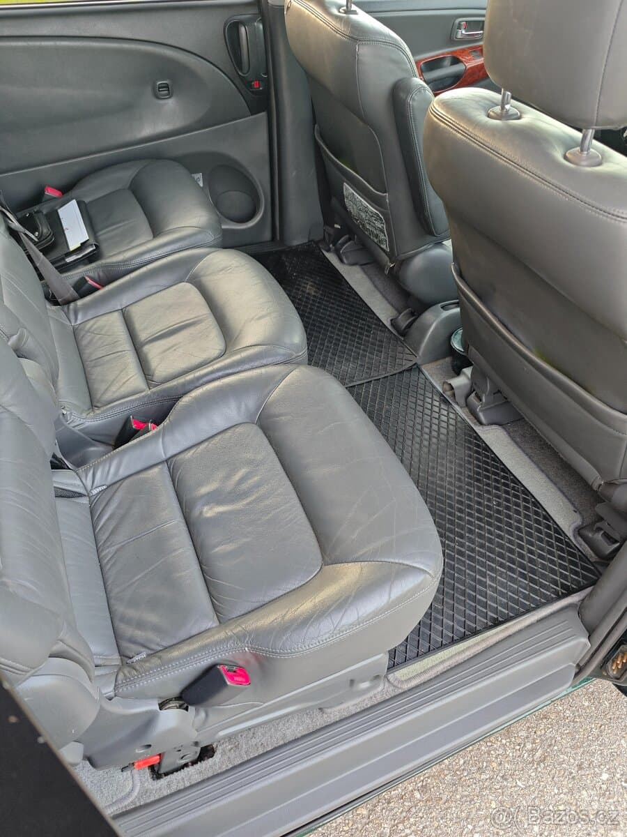 2004 Toyota PREVIA - 7
