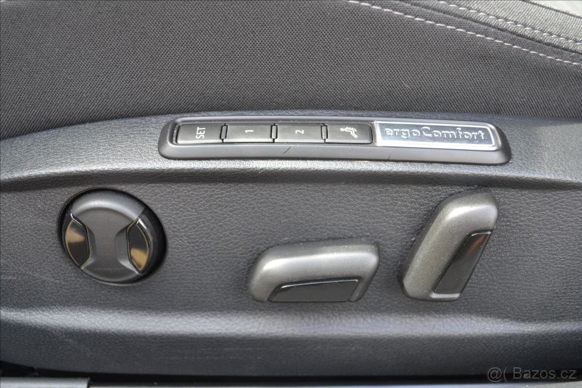 2019 Volkswagen PASSAT - 7