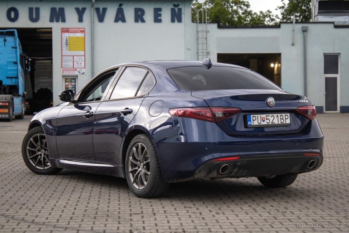 2017 Alfa Romeo GIULIA - 7