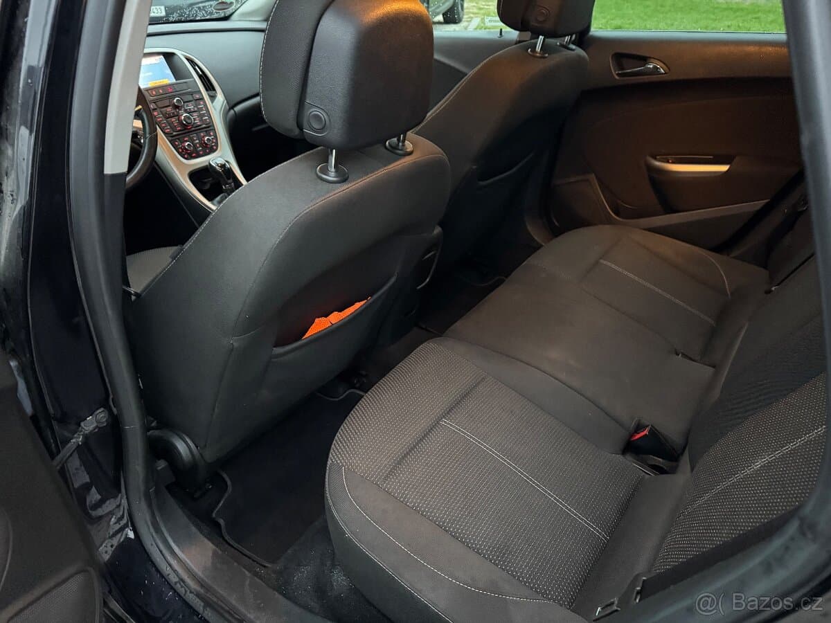 2011 Opel ASTRA - 7