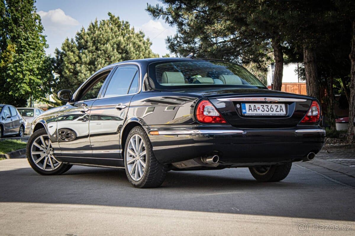 2007 Jaguar XJ - 7