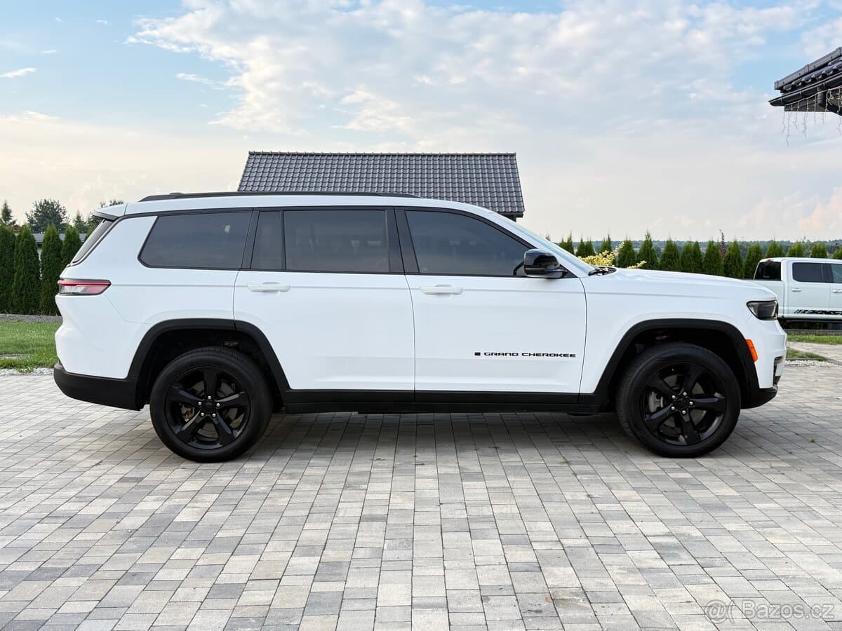 2024 Jeep CHEROKEE - 7