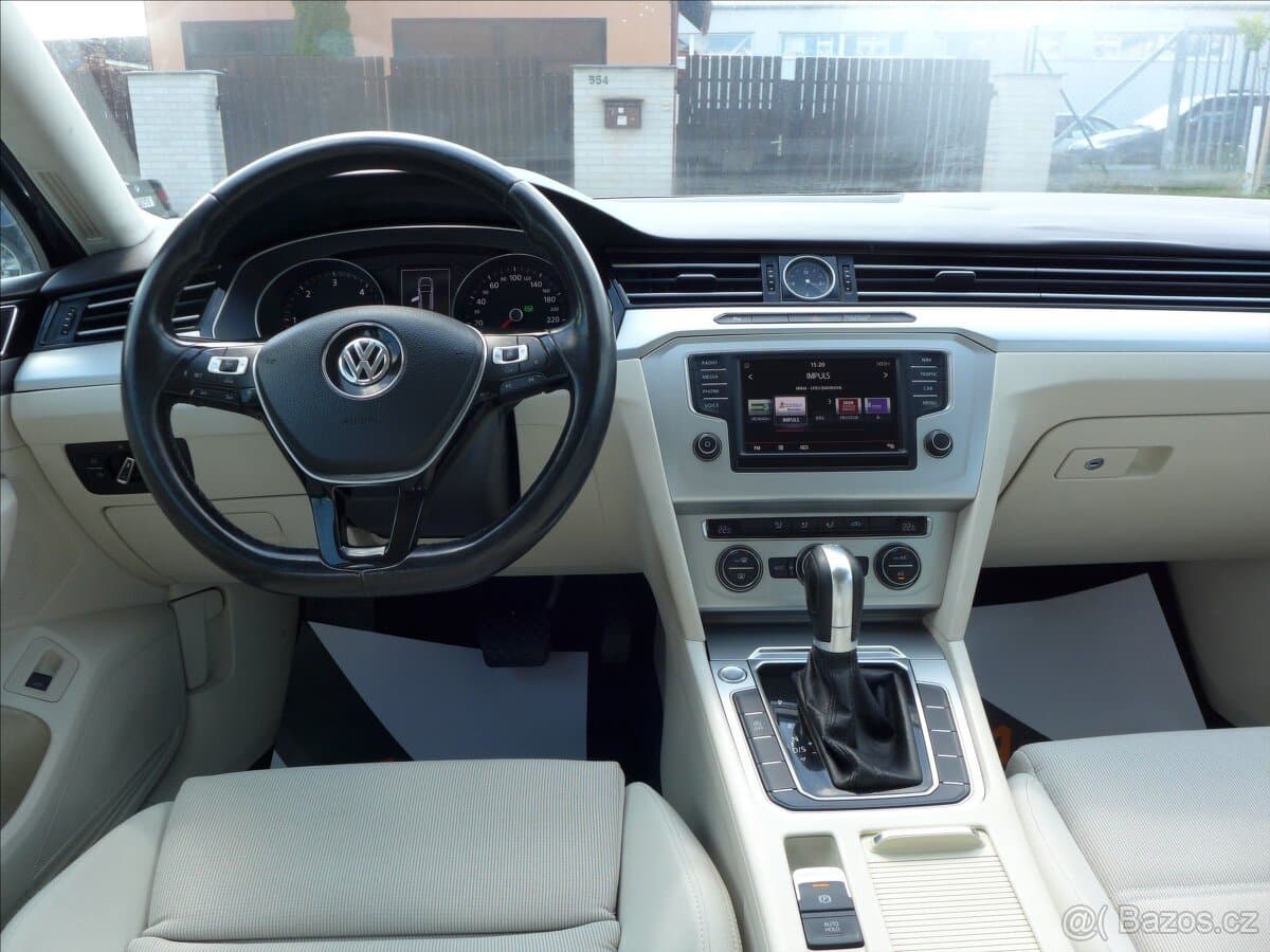 2015 Volkswagen PASSAT - 7
