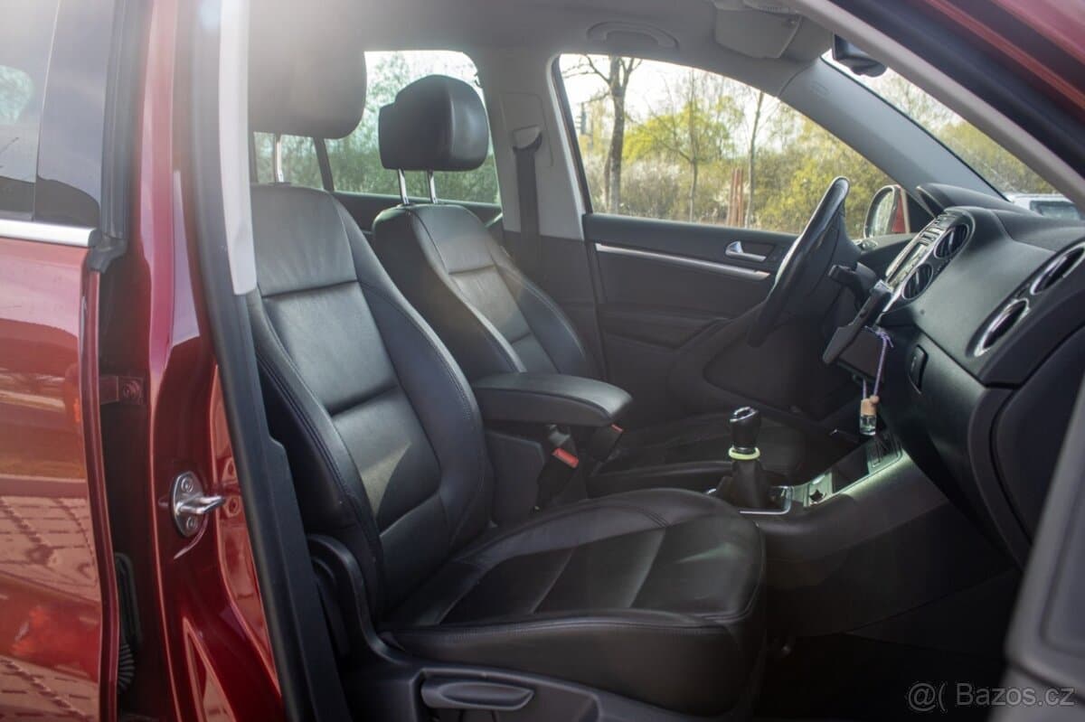 2012 Volkswagen TIGUAN - 7