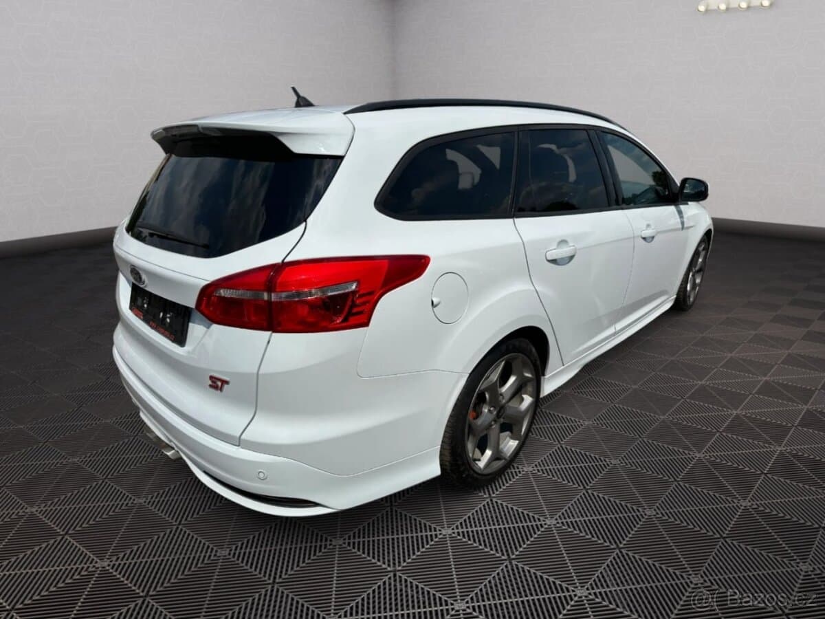 2017 Ford FOCUS - 7