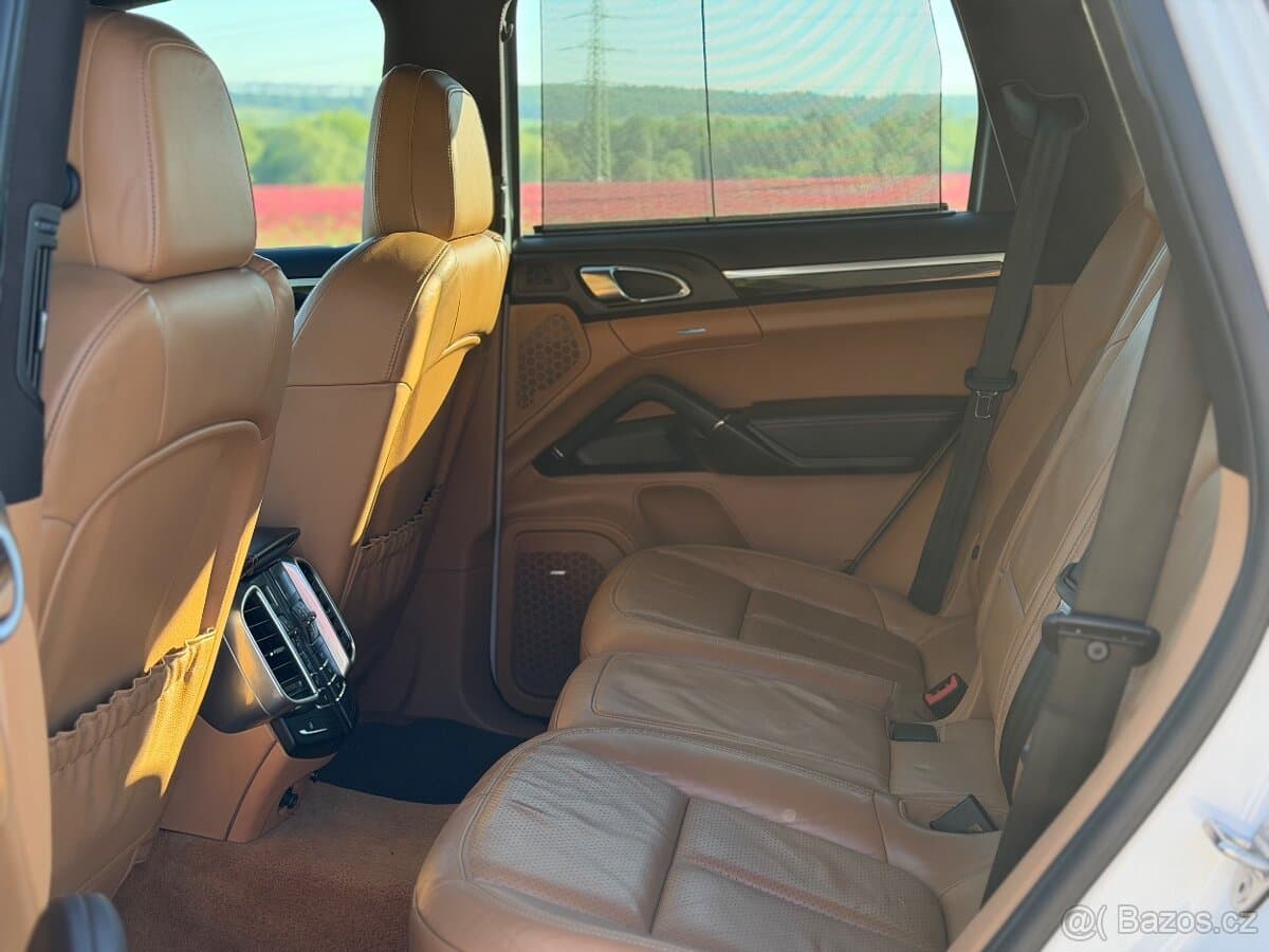 2012 Porsche CAYENNE - 7