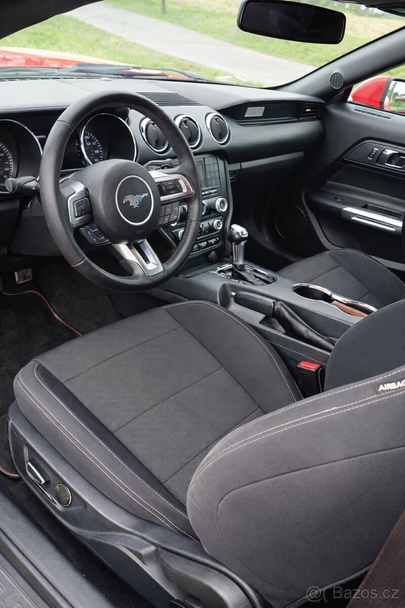 2017 Ford MUSTANG - 7