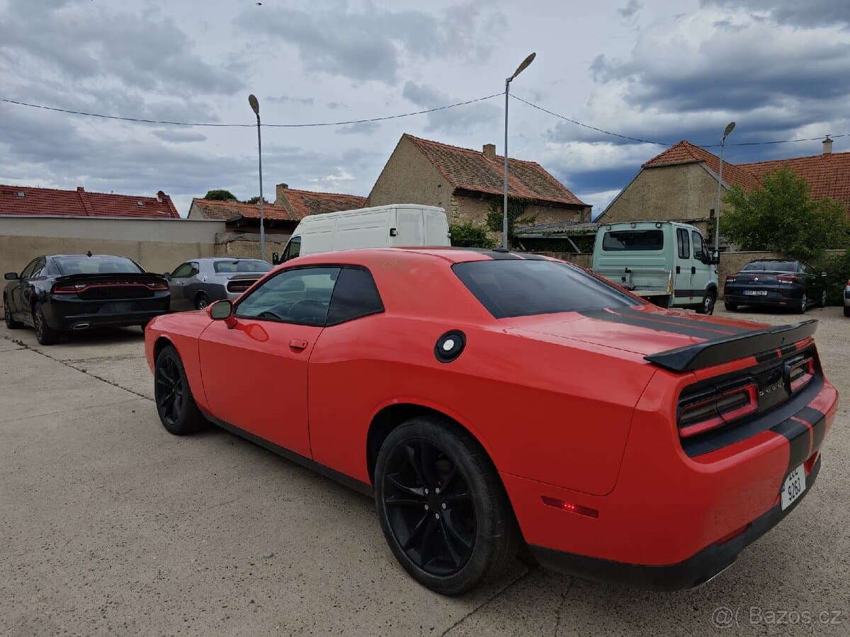 2016 Dodge CHALLENGER - 7